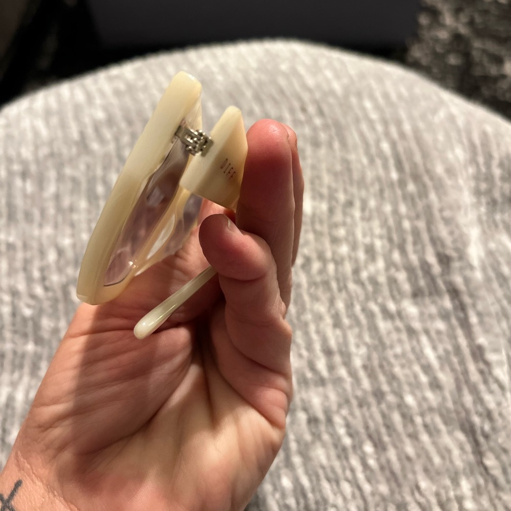 Diff Cream Sunglasses - image 4